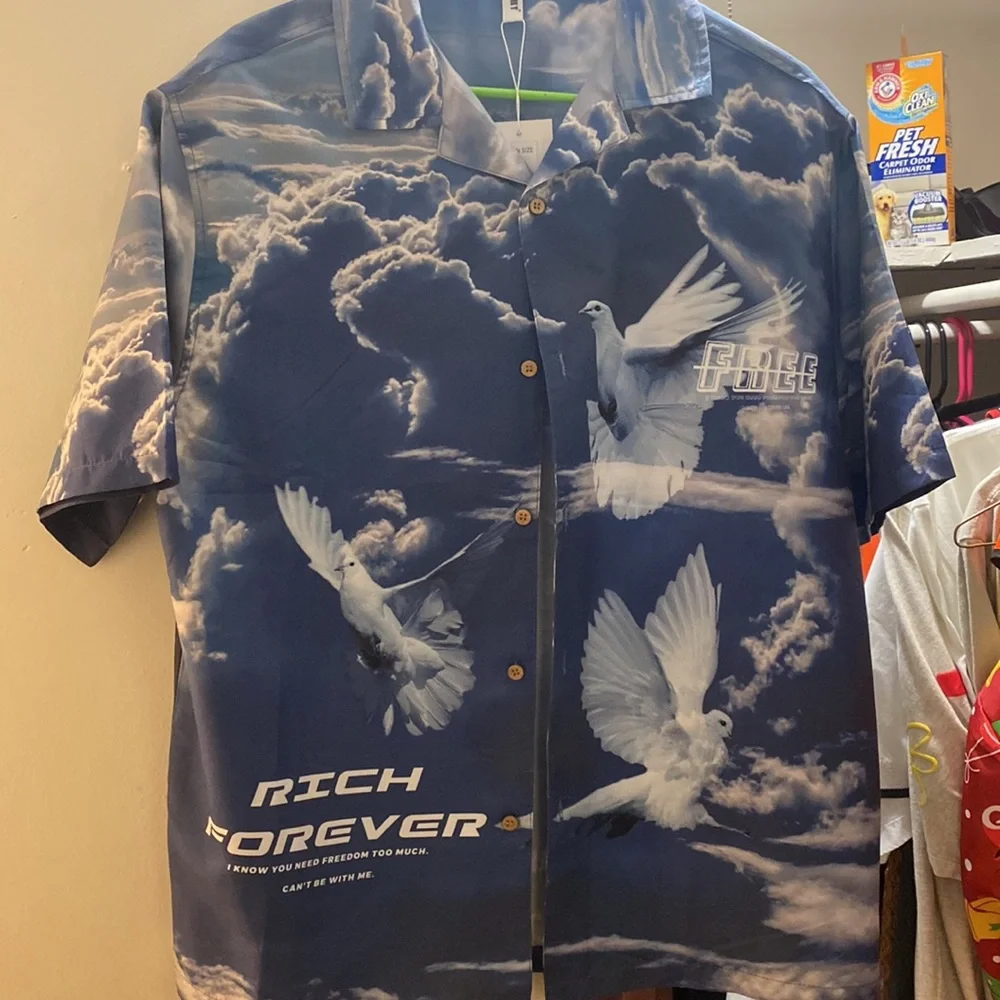 Button down - Picture 2 of 4